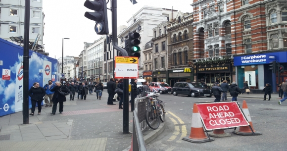 Oxford Street 'in bir eriti trafie kapal